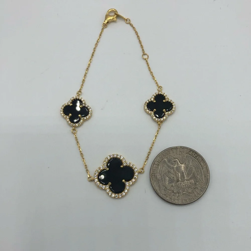 Onyx Clover Bracelet - Picture 7 of 12